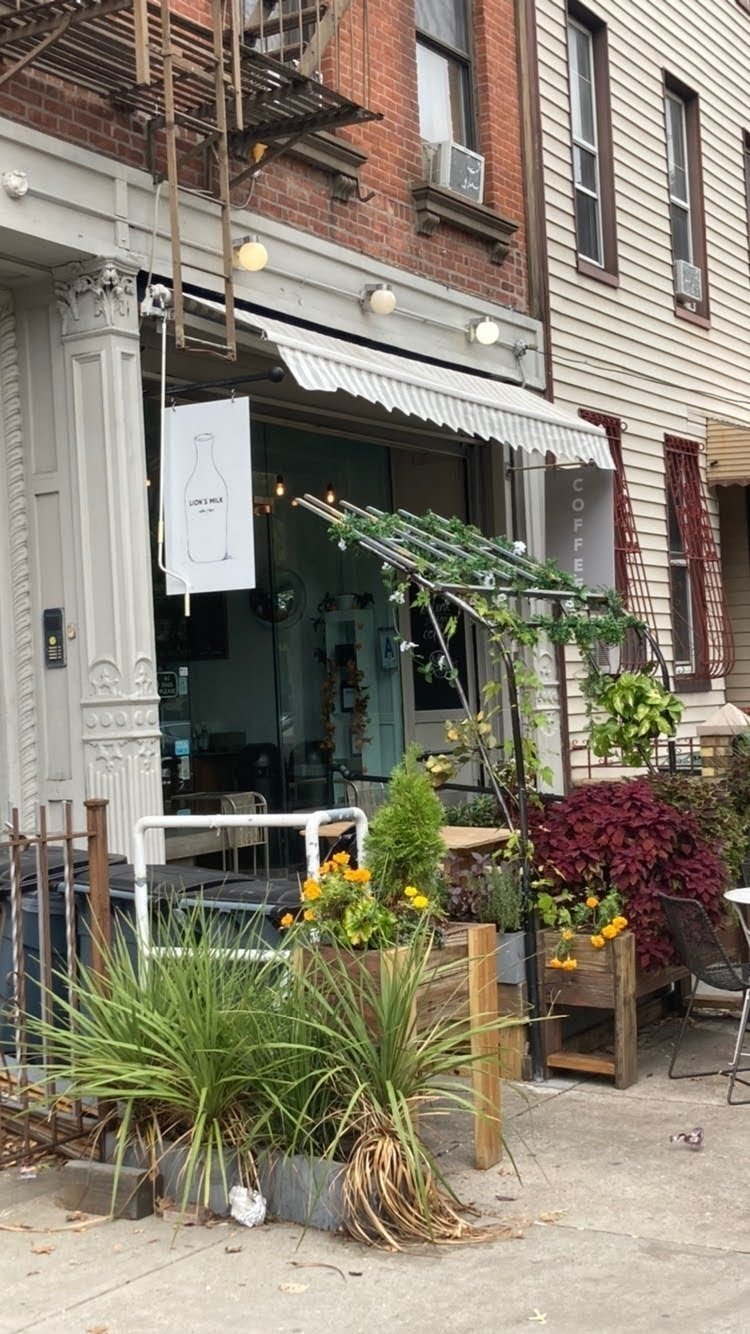 <span class="translation_missing" title="translation missing: en.meta.location_title, location_name: Lion&#39;s Milk, city: New York">Location Title</span>