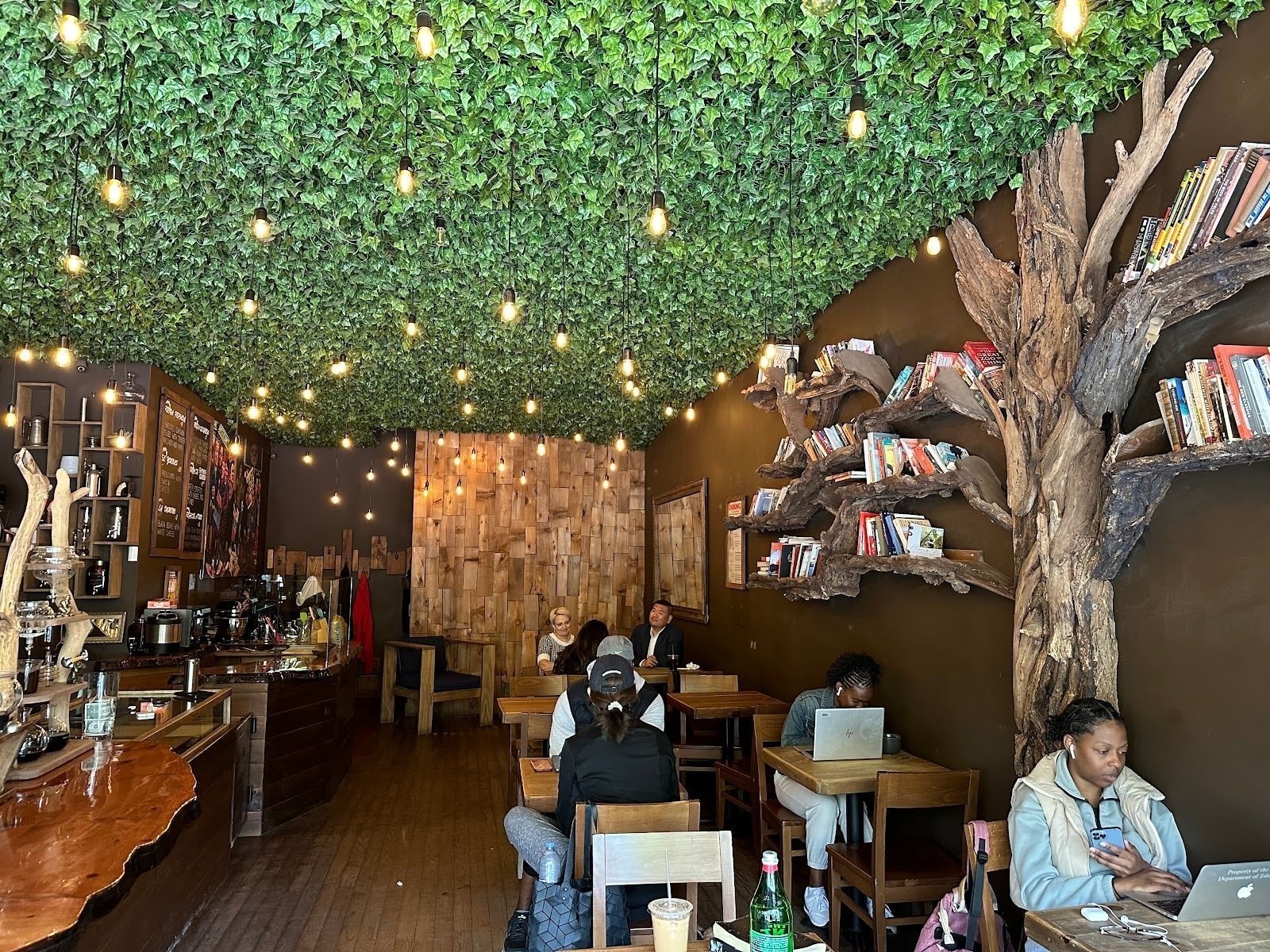 <span class="translation_missing" title="translation missing: en.meta.location_title, location_name: The Monkey Cup, city: New York">Location Title</span>