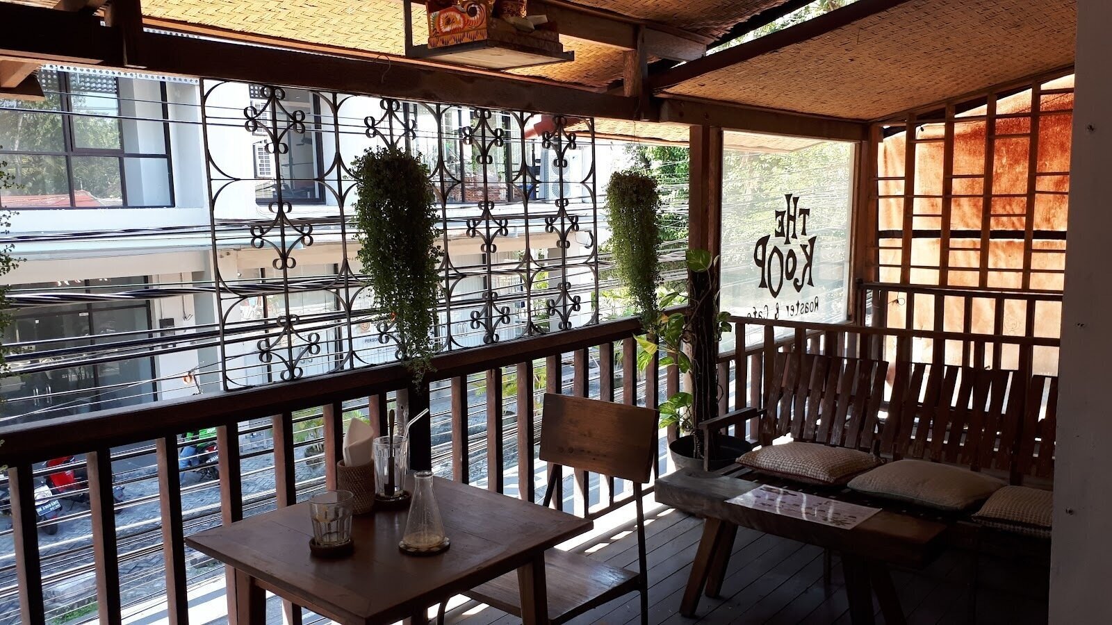 <span class="translation_missing" title="translation missing: en.meta.location_title, location_name: The Koop Roaster &amp; Cafe, city: North Kuta">Location Title</span>