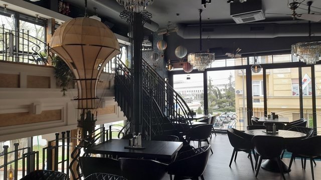 Petrus Caffe Gallery Bar