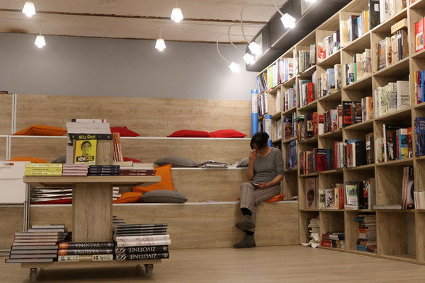 <span class="translation_missing" title="translation missing: en.meta.location_title, location_name: Zenit Bookstore, city: Novi Sad">Location Title</span>