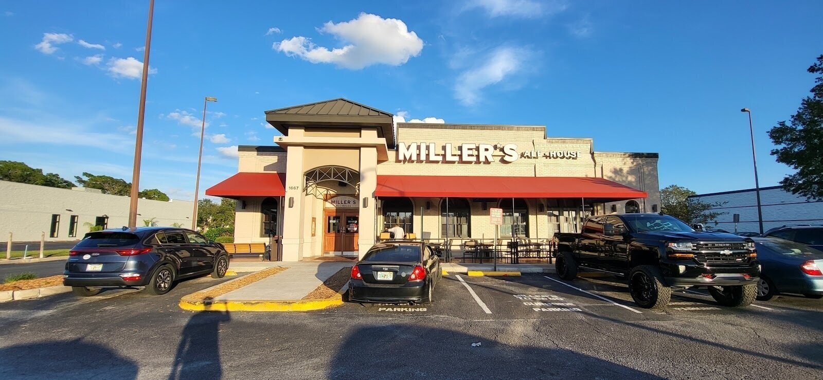 <span class="translation_missing" title="translation missing: en.meta.location_title, location_name: Miller&#39;s Ale House, city: Orlando">Location Title</span>