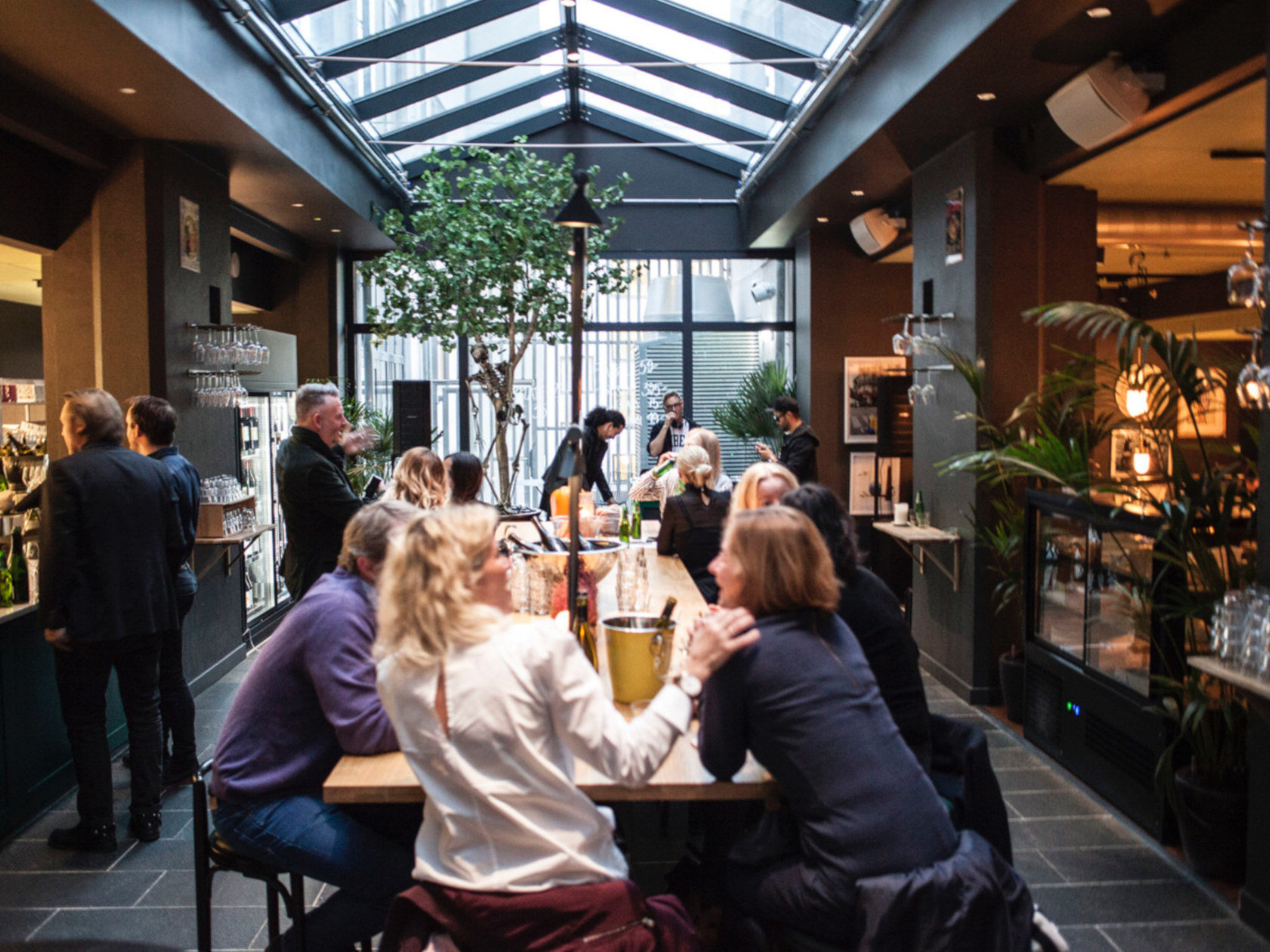 <span class="translation_missing" title="translation missing: en.meta.location_title, location_name: Rodins Bistro &amp; Bar, city: Oslo">Location Title</span>