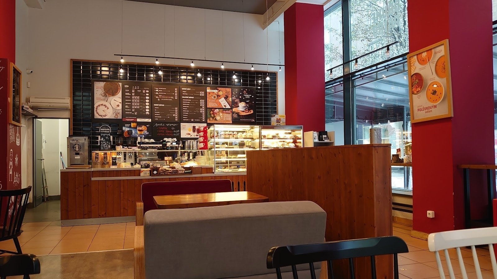 <span class="translation_missing" title="translation missing: en.meta.location_title, location_name: CrossCafe Zámecká, city: Ostrava">Location Title</span>