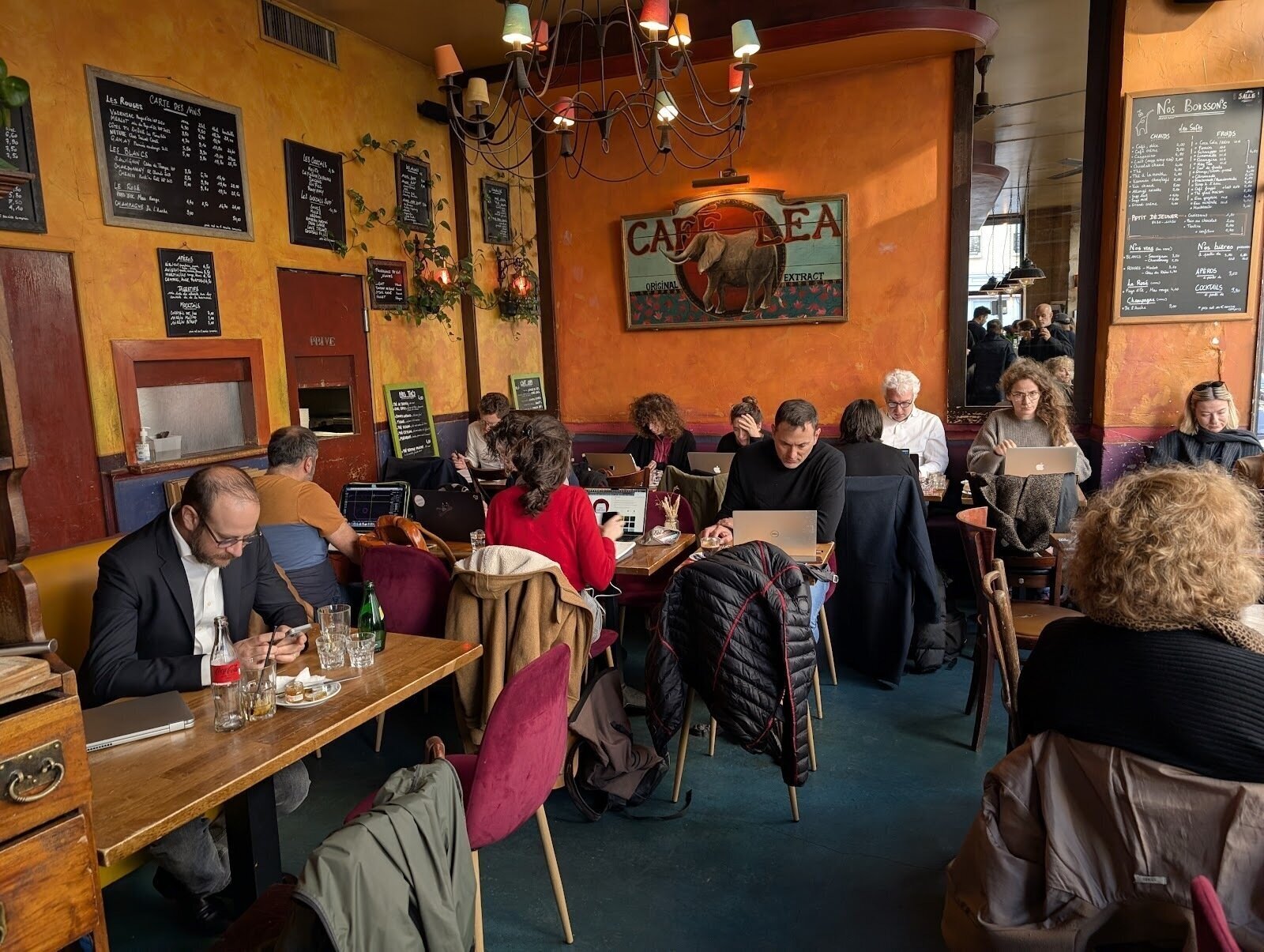 <span class="translation_missing" title="translation missing: en.meta.location_title, location_name: Café Léa, city: Paris">Location Title</span>