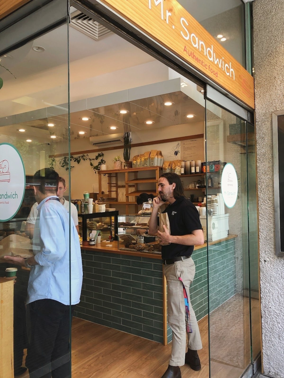 <span class="translation_missing" title="translation missing: en.meta.location_title, location_name: Mr. Sandwich, city: Perth">Location Title</span>
