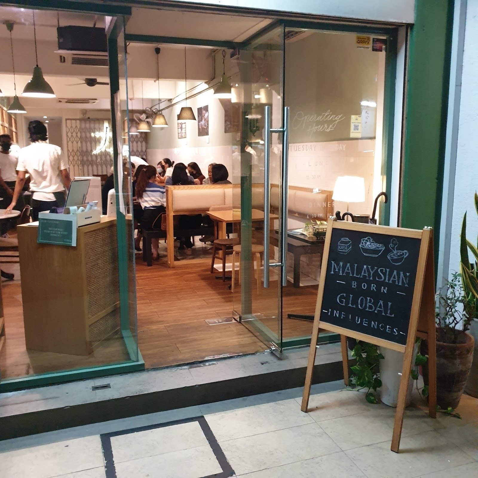 <span class="translation_missing" title="translation missing: en.meta.location_title, location_name: LI Restaurant, city: Petaling Jaya">Location Title</span>