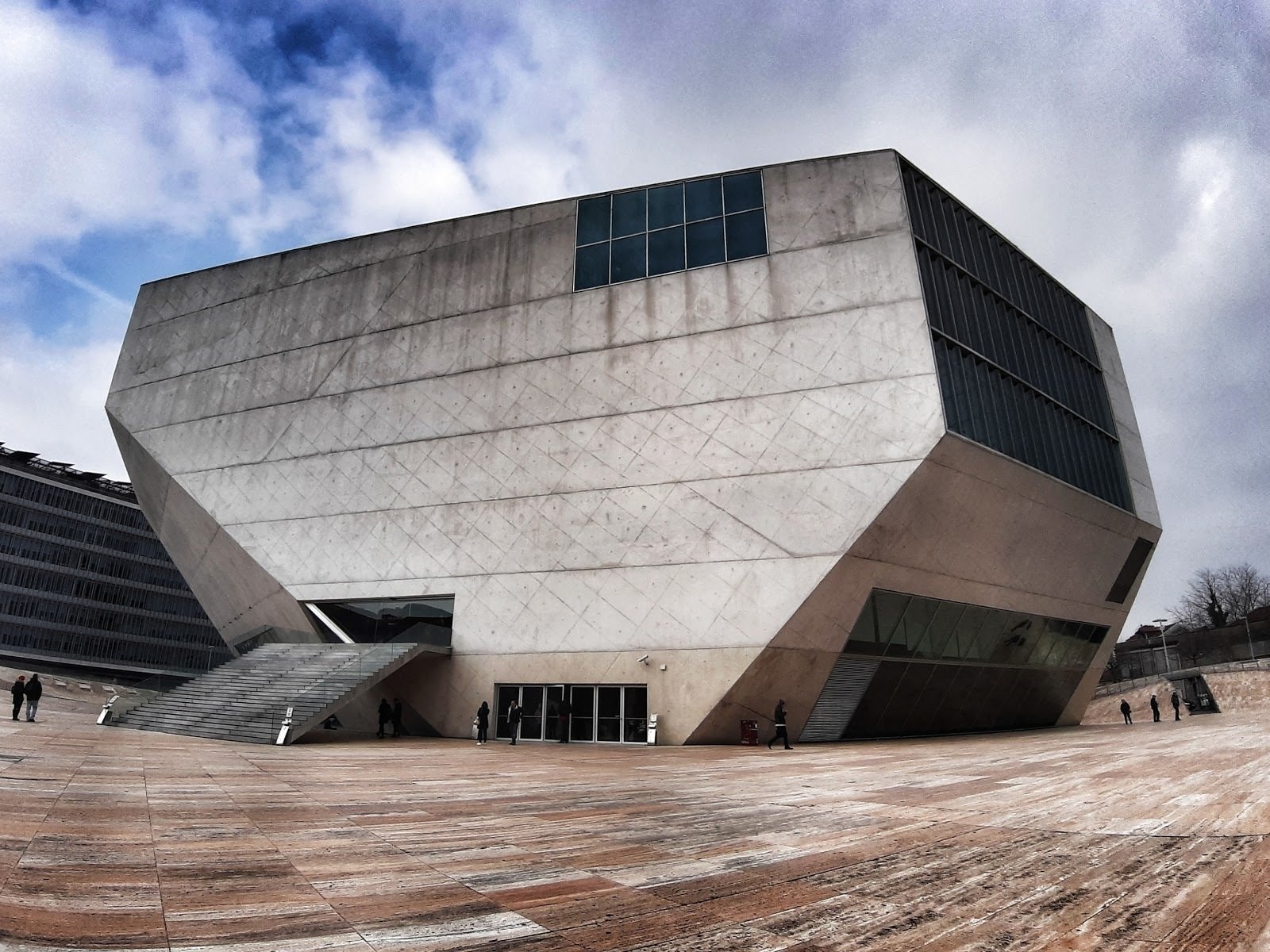 <span class="translation_missing" title="translation missing: en.meta.location_title, location_name: Casa da Música, city: Porto">Location Title</span>