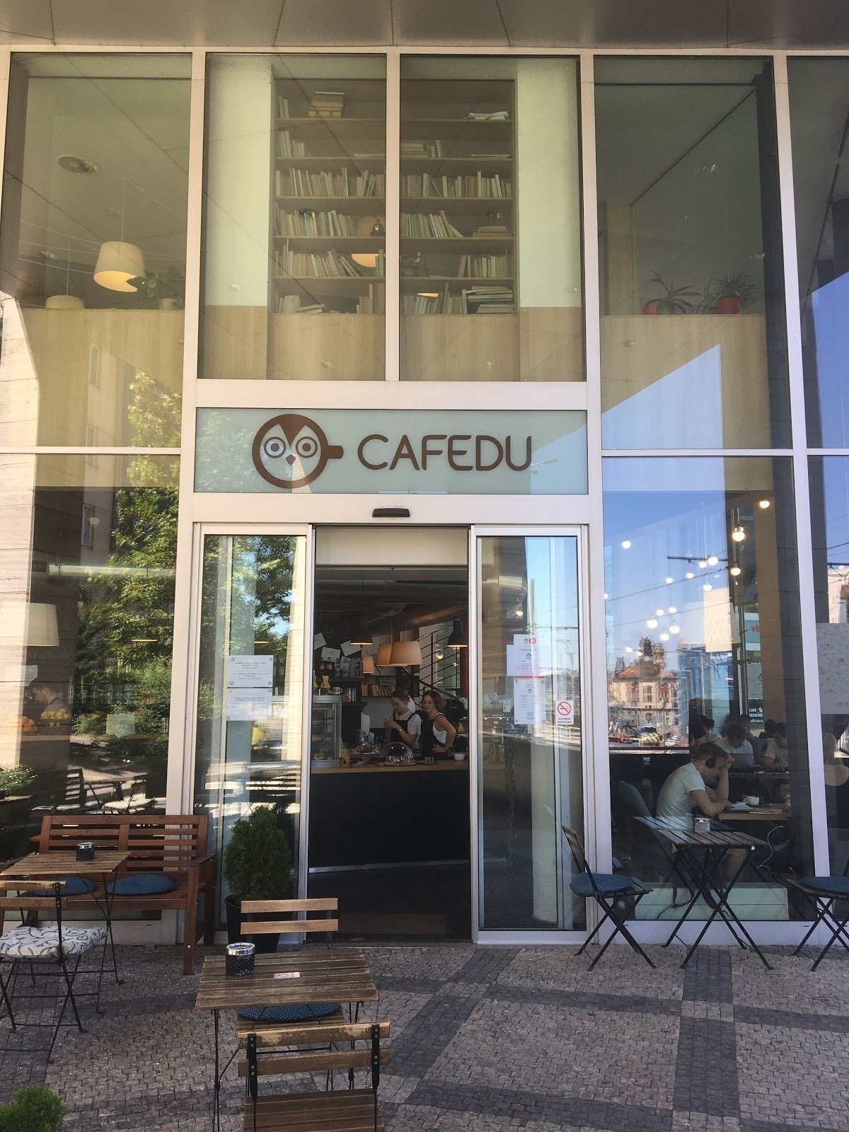 <span class="translation_missing" title="translation missing: en.meta.location_title, location_name: Cafedu, city: Prague">Location Title</span>