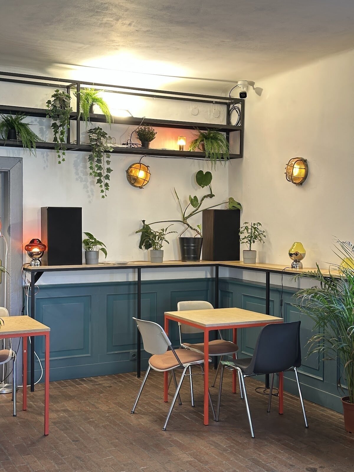 <span class="translation_missing" title="translation missing: en.meta.location_title, location_name: Kavárna čistírna 1906, city: Prague">Location Title</span>