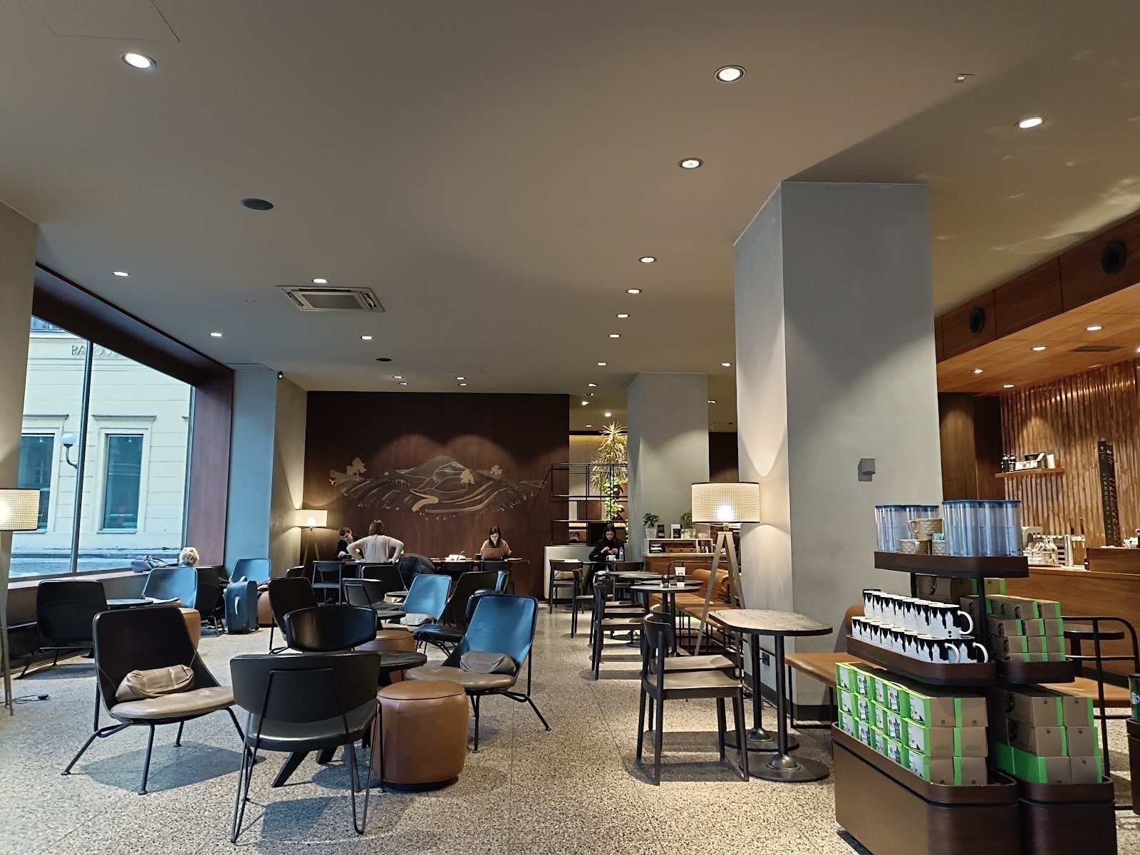 <span class="translation_missing" title="translation missing: en.meta.location_title, location_name: Starbucks Reserve, city: Prague">Location Title</span>