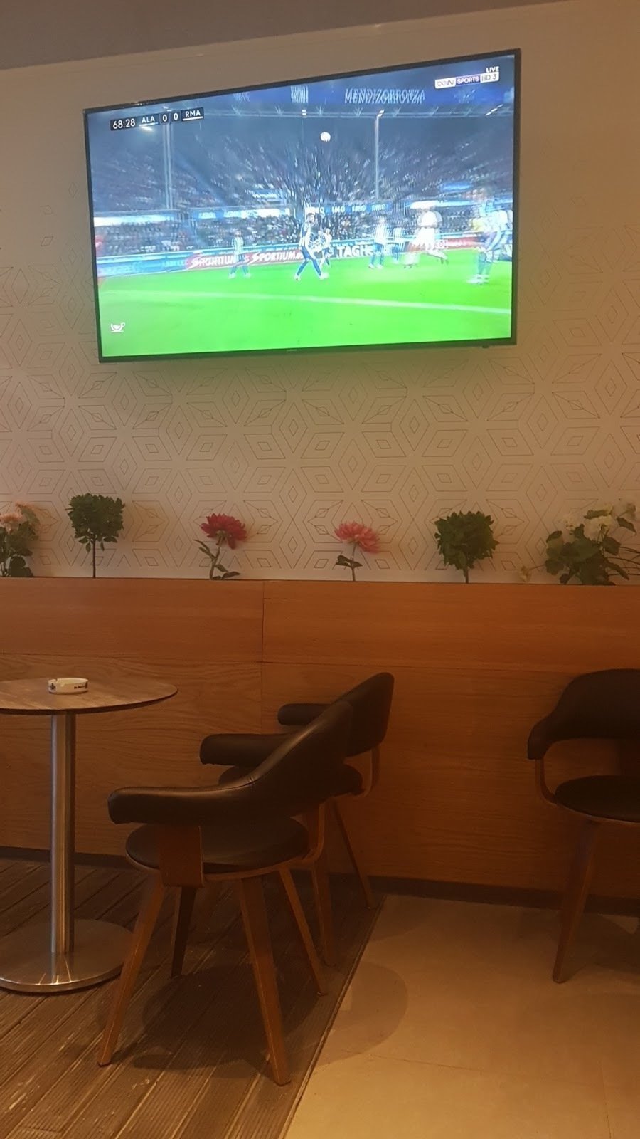 <span class="translation_missing" title="translation missing: en.meta.location_title, location_name: Cafe Mabillon, city: Rabat">Location Title</span>