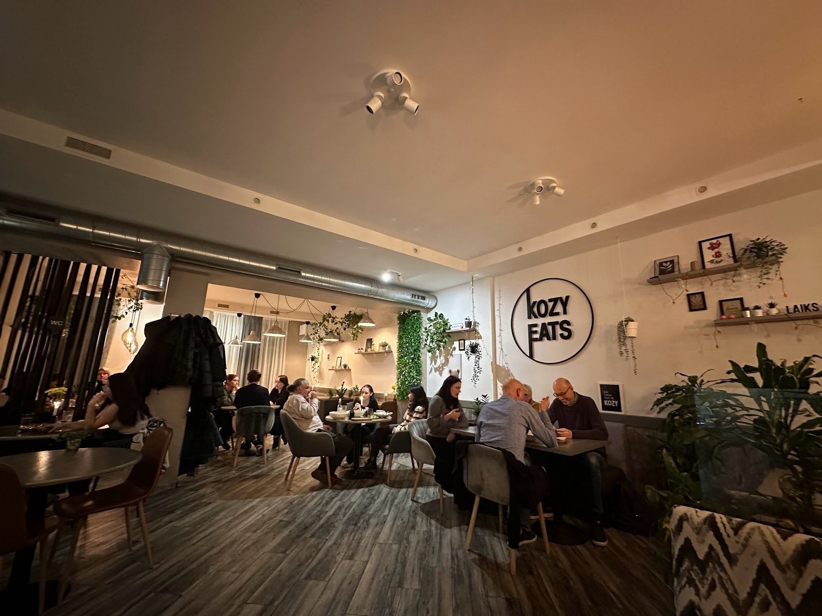 <span class="translation_missing" title="translation missing: en.meta.location_title, location_name: Kozy Eats, city: Riga">Location Title</span>