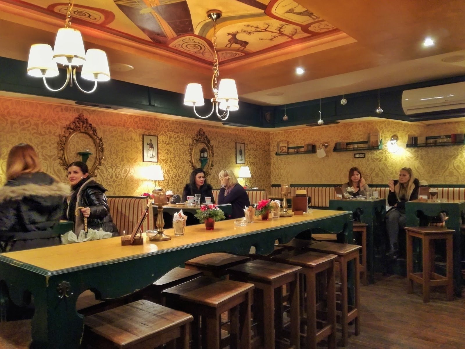 <span class="translation_missing" title="translation missing: en.meta.location_title, location_name: King&#39;s Cafe &amp; Coffee Bar, city: Rijeka">Location Title</span>