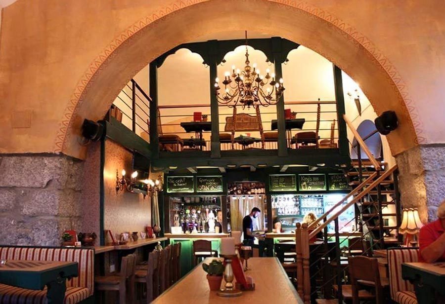 <span class="translation_missing" title="translation missing: en.meta.location_title, location_name: King&#39;s Caffe Food Pub, city: Rijeka">Location Title</span>