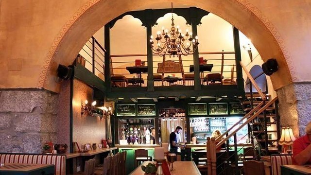 King's Caffe Food Pub