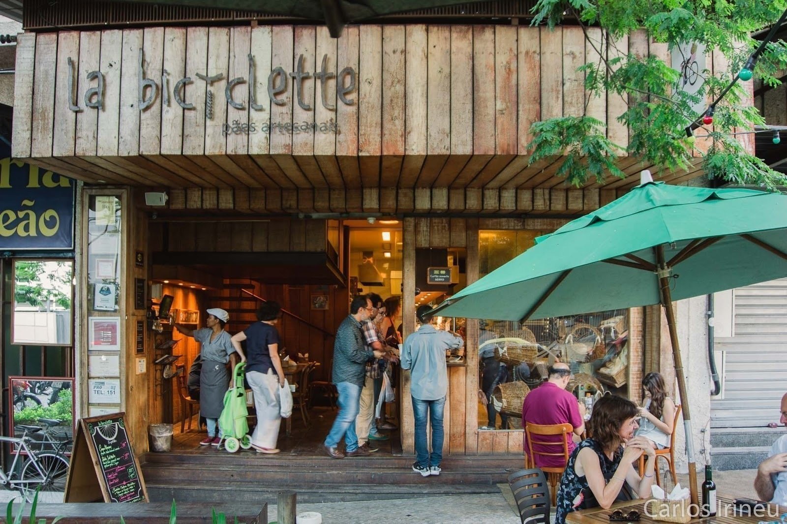 <span class="translation_missing" title="translation missing: en.meta.location_title, location_name: La Bicyclette - Pacheco Leão, city: Rio de Janeiro">Location Title</span>