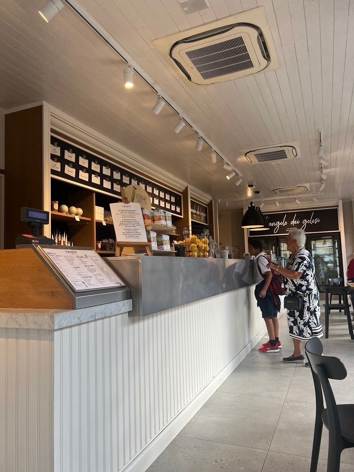 <span class="translation_missing" title="translation missing: en.meta.location_title, location_name: Gelateria Giuffrè, city: Rome">Location Title</span>