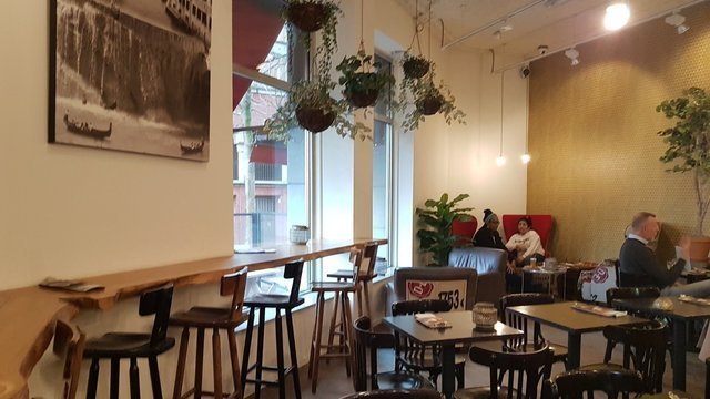 Douwe Egberts Café
