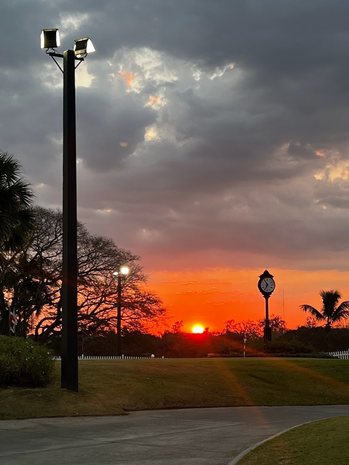 <span class="translation_missing" title="translation missing: en.meta.location_title, location_name: Santo Domingo Country Club, city: Santo Domingo">Location Title</span>