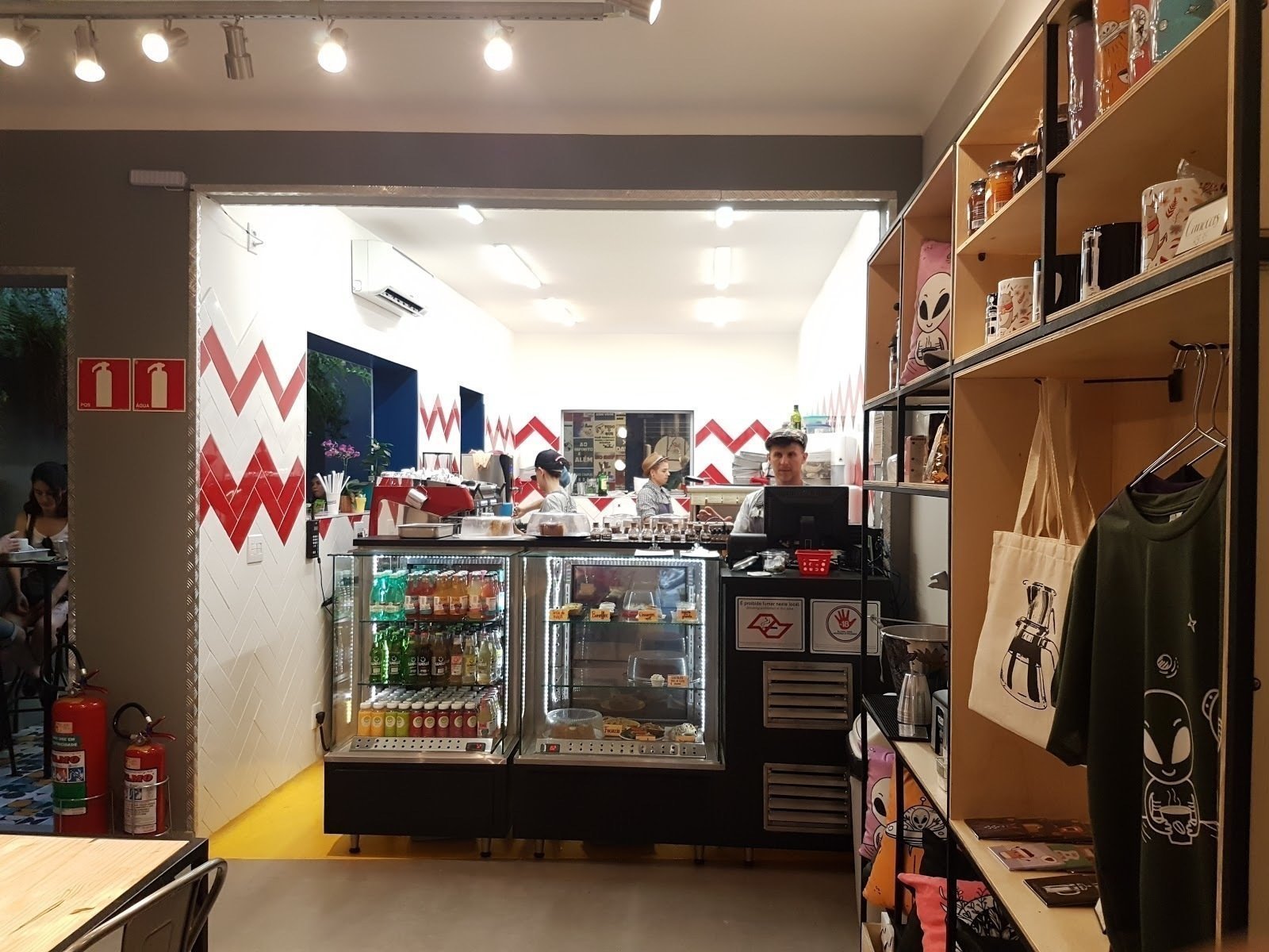 <span class="translation_missing" title="translation missing: en.meta.location_title, location_name: Astronauta Café, city: São Paulo">Location Title</span>
