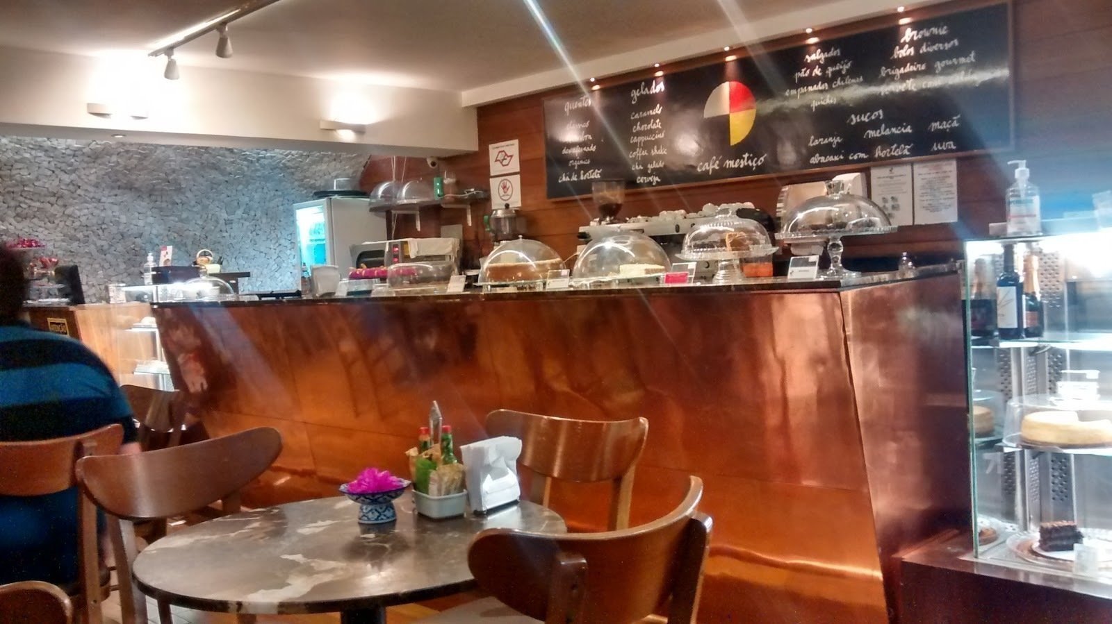<span class="translation_missing" title="translation missing: en.meta.location_title, location_name: Café Mestiço, city: São Paulo">Location Title</span>