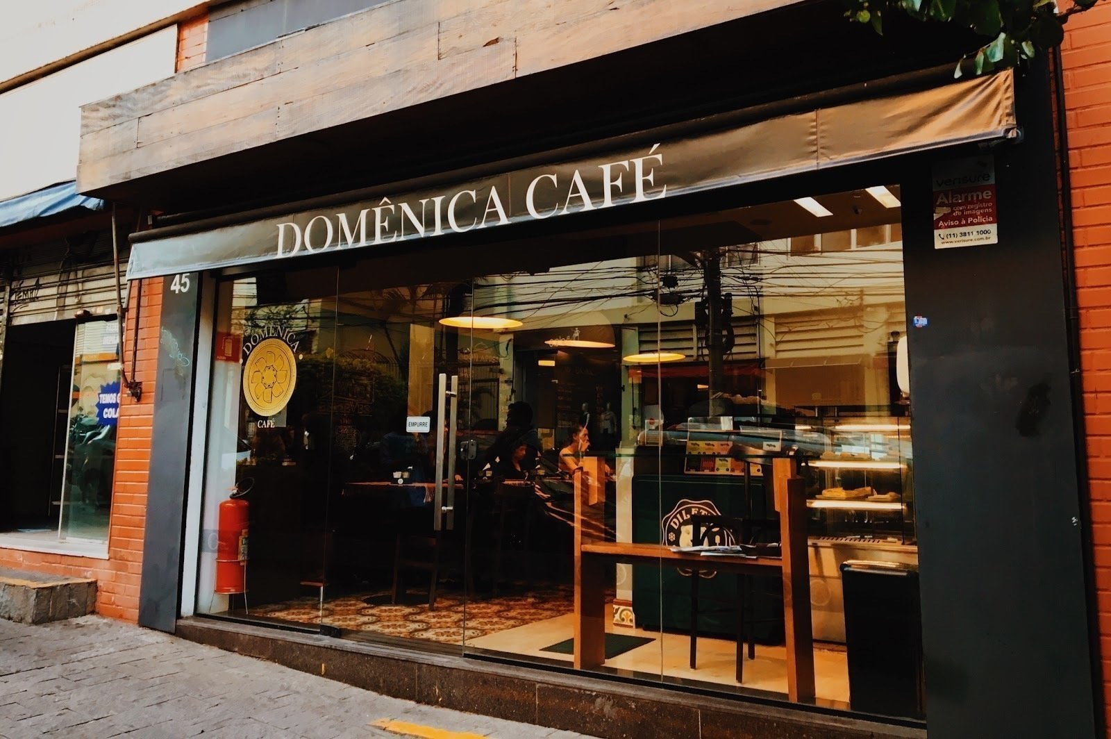 <span class="translation_missing" title="translation missing: en.meta.location_title, location_name: Domênica Café, city: São Paulo">Location Title</span>