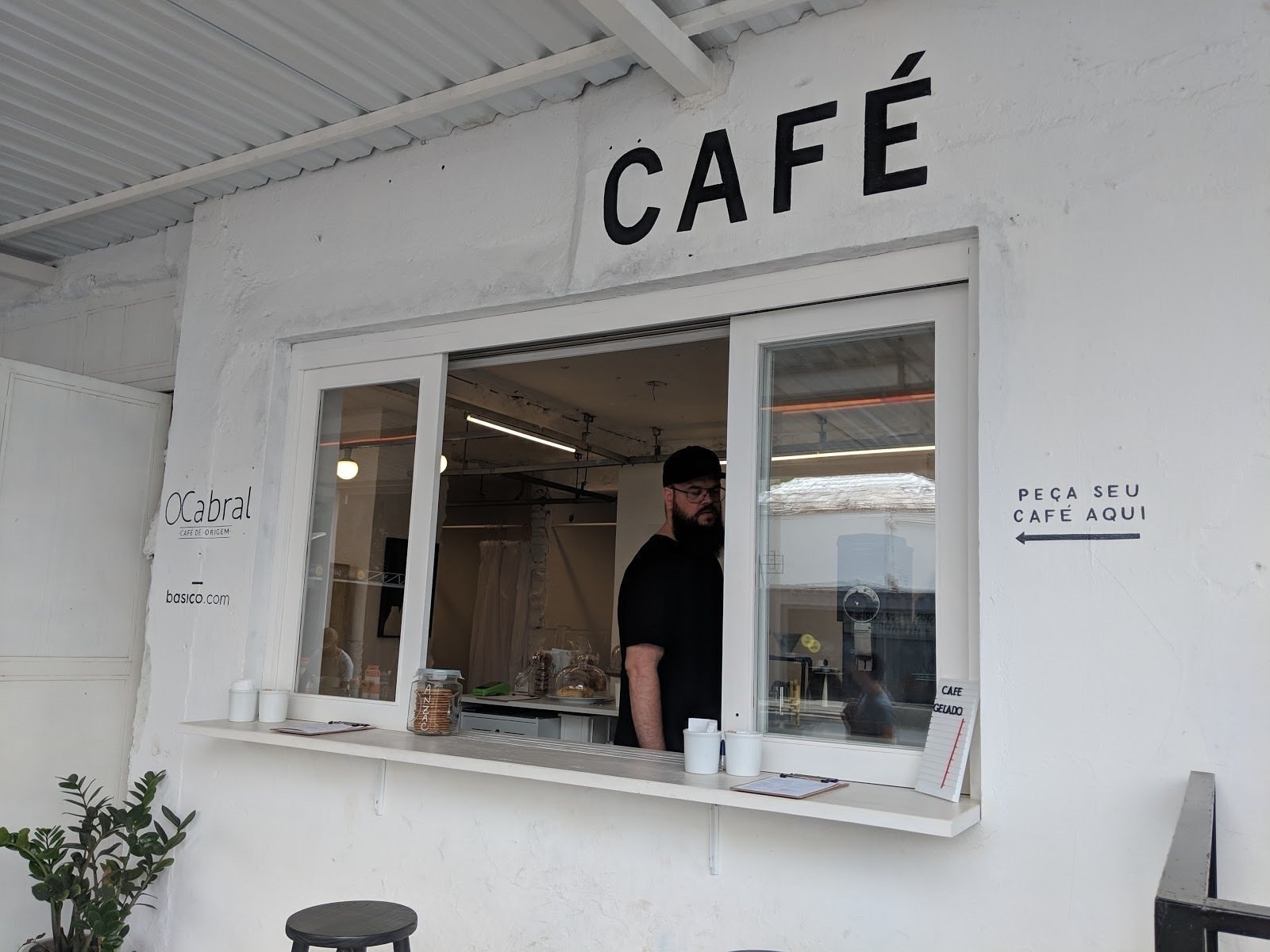<span class="translation_missing" title="translation missing: en.meta.location_title, location_name: OCabral Café, city: São Paulo">Location Title</span>