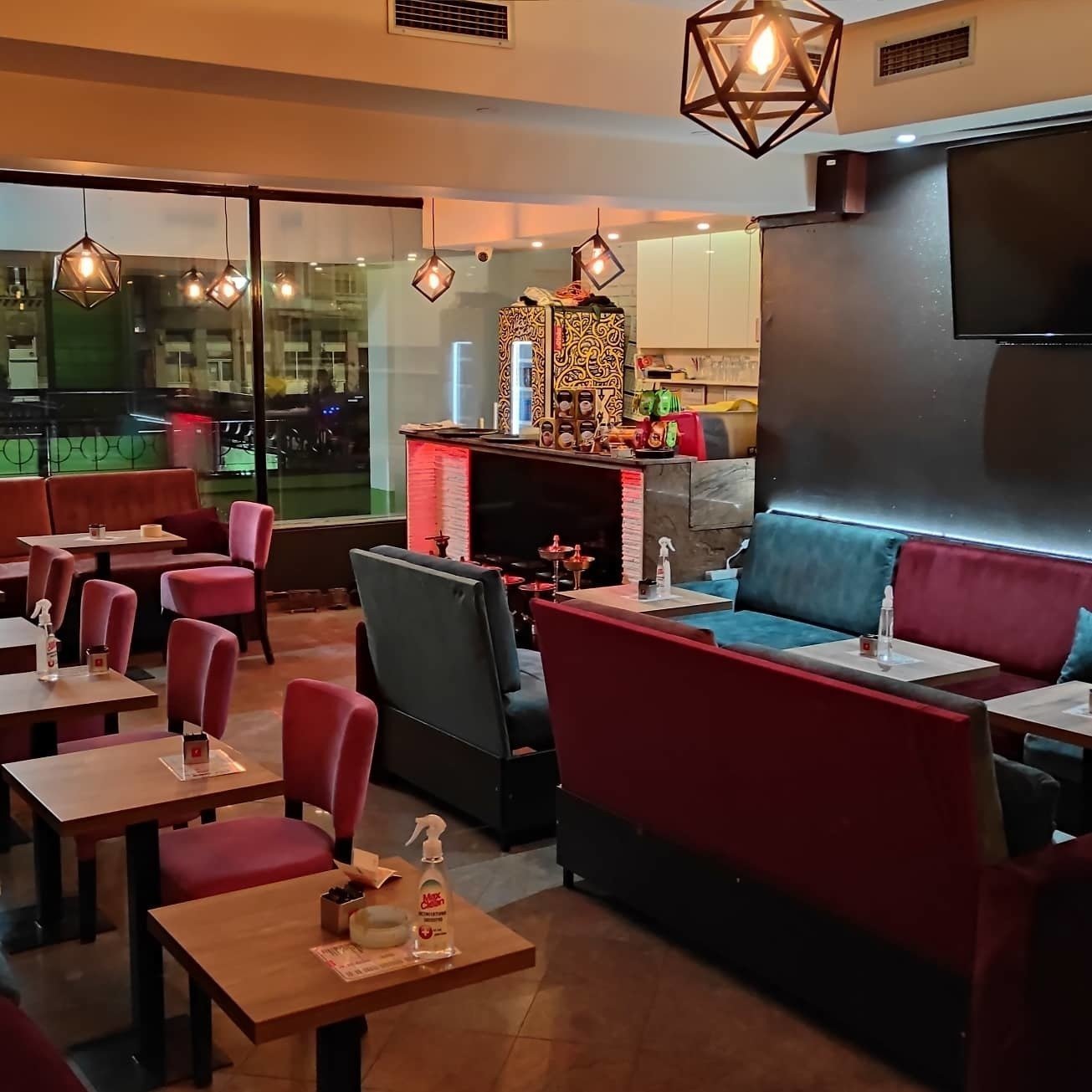 <span class="translation_missing" title="translation missing: en.meta.location_title, location_name: Old town caffe bar, city: Sarajevo">Location Title</span>