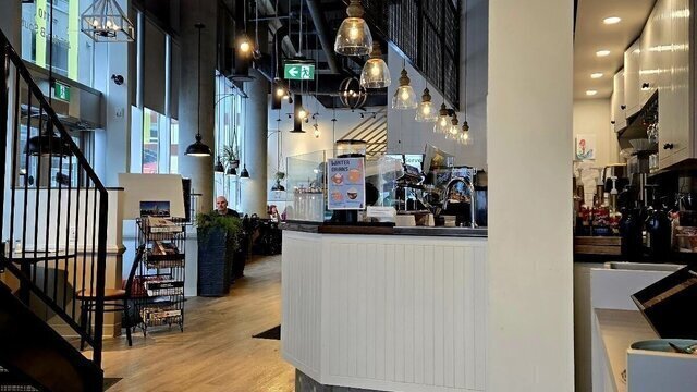 HomeQuarter Coffeehouse & Bakery