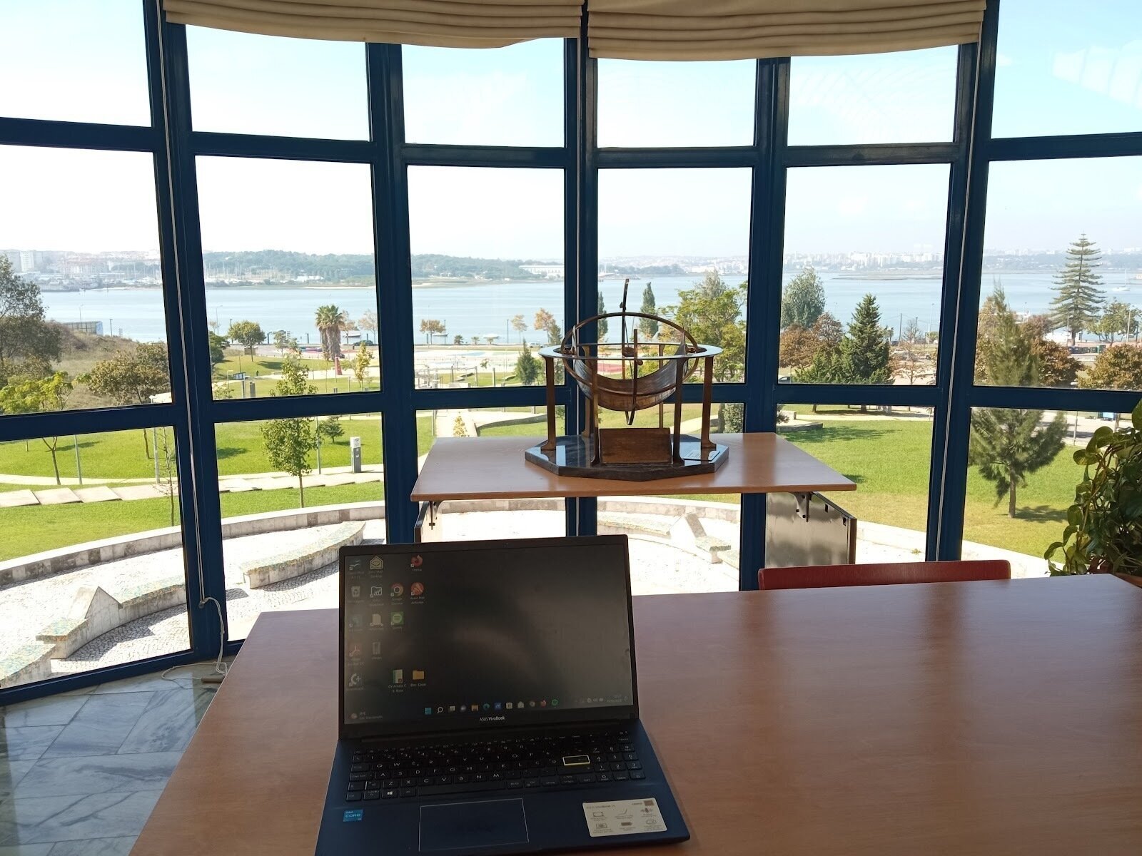 <span class="translation_missing" title="translation missing: en.meta.location_title, location_name: Biblioteca Municipal do Seixal, city: Seixal">Location Title</span>