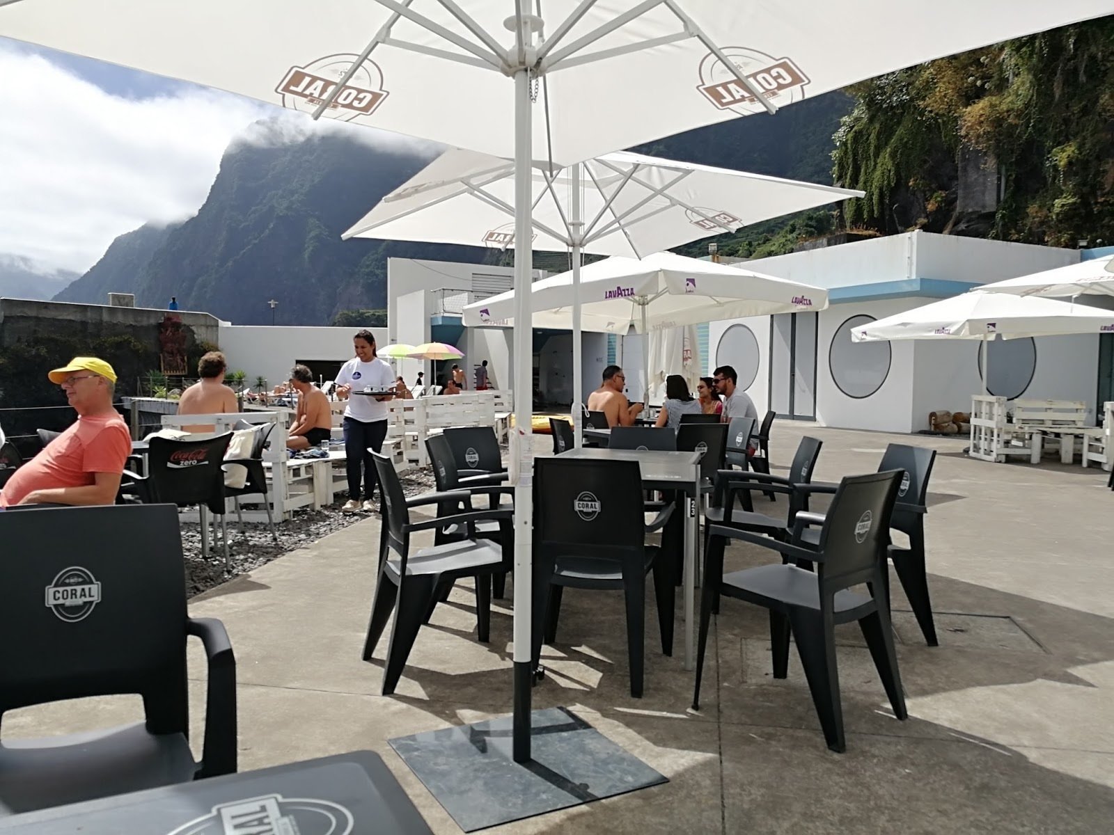 <span class="translation_missing" title="translation missing: en.meta.location_title, location_name: Lounge Bar Clube Naval do Seixal, city: Seixal">Location Title</span>
