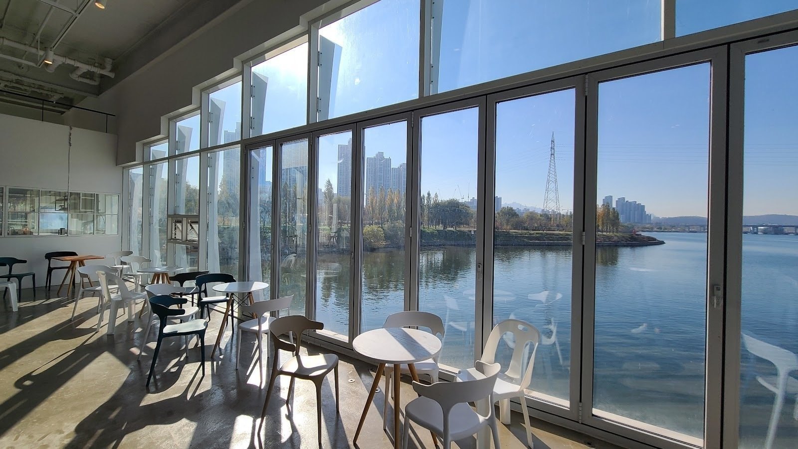 <span class="translation_missing" title="translation missing: en.meta.location_title, location_name: Starbucks Seoul Wave Art Center, city: Seoul">Location Title</span>