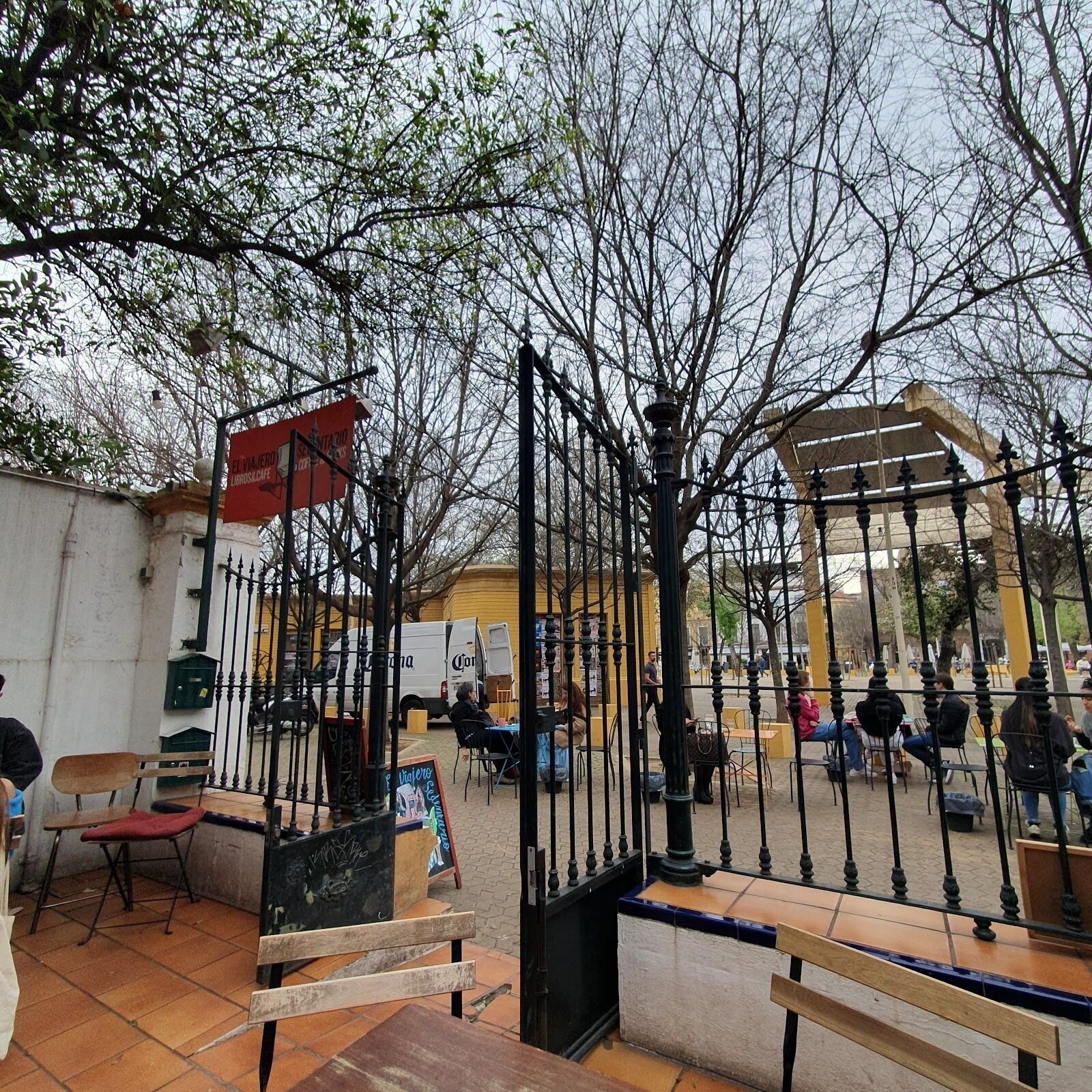 <span class="translation_missing" title="translation missing: en.meta.location_title, location_name: El Viajero Sedentario, city: Seville">Location Title</span>