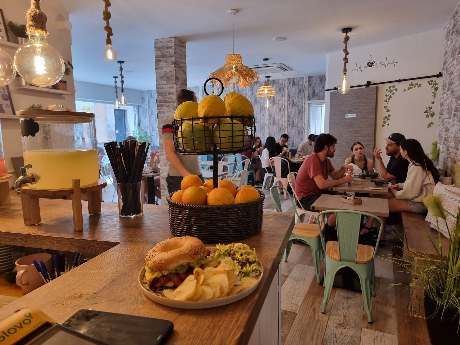 <span class="translation_missing" title="translation missing: en.meta.location_title, location_name: Mokambo Breakfast &amp; Brunch &amp; Lunch Sevilla, city: Seville">Location Title</span>