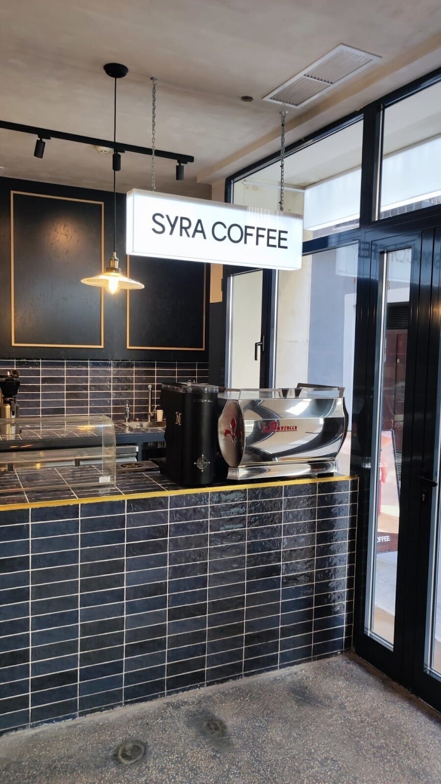 <span class="translation_missing" title="translation missing: en.meta.location_title, location_name: Syra Coffee - Rioja, city: Seville">Location Title</span>