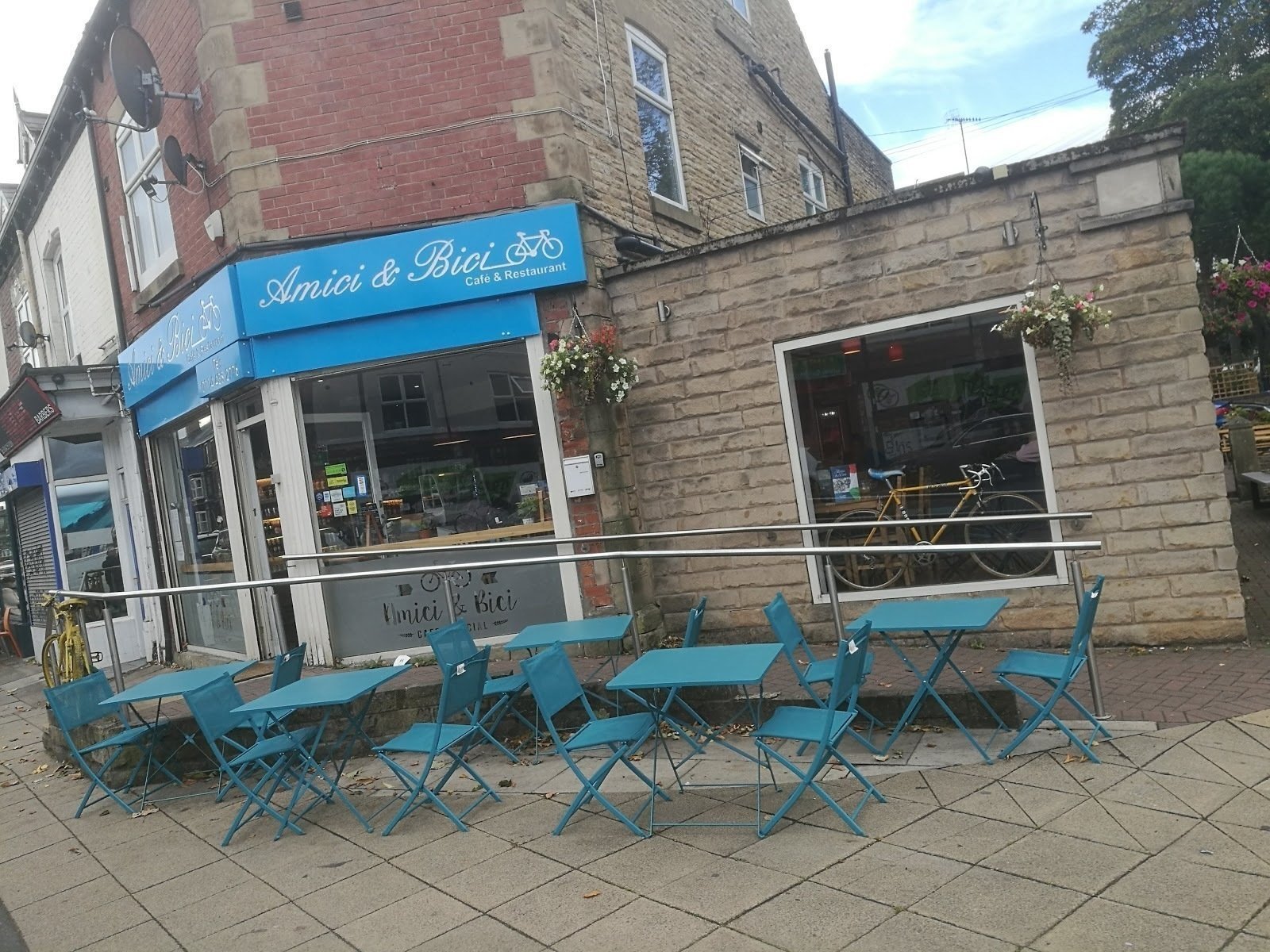 <span class="translation_missing" title="translation missing: en.meta.location_title, location_name: Amici &amp; Bici, city: Sheffield">Location Title</span>