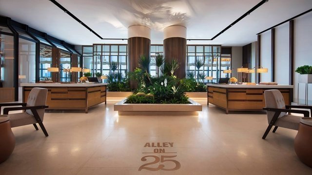 Alley on 25