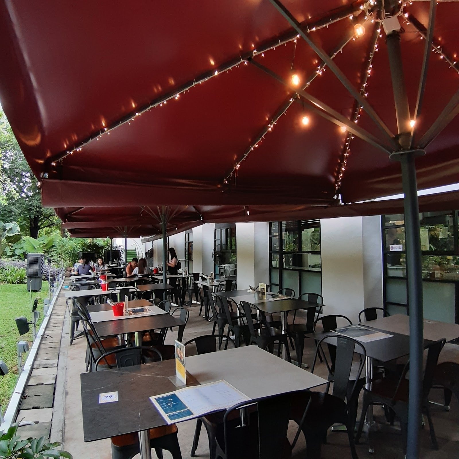<span class="translation_missing" title="translation missing: en.meta.location_title, location_name: Bee&#39;s Knees at The Garage, city: Singapore">Location Title</span>