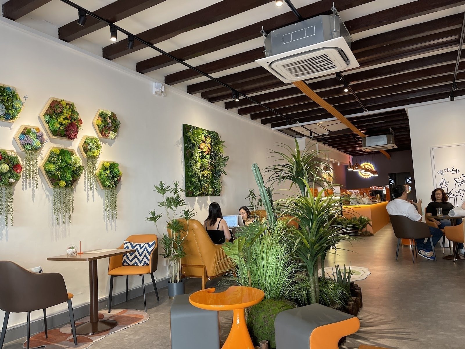 <span class="translation_missing" title="translation missing: en.meta.location_title, location_name: CafeGround@252, city: Singapore">Location Title</span>