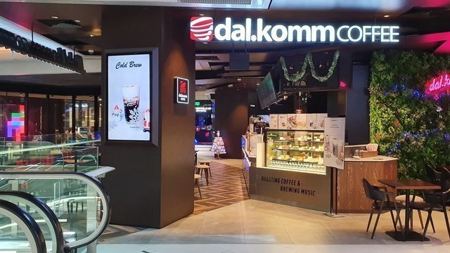 dal.komm.COFFEE @ Funan Mall