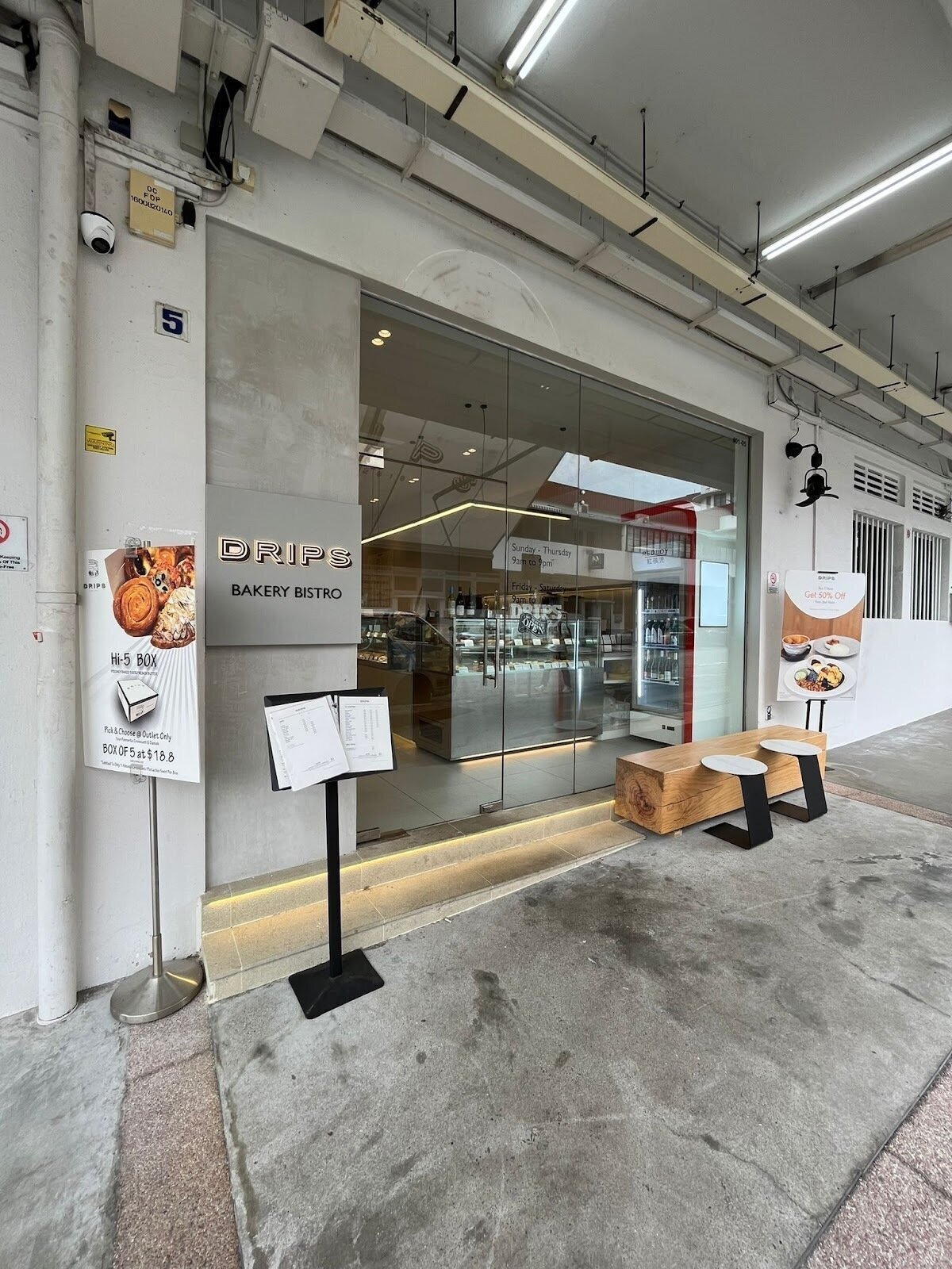 <span class="translation_missing" title="translation missing: en.meta.location_title, location_name: Drips Bakery Cafe @ Tiong Bahru, city: Singapore">Location Title</span>