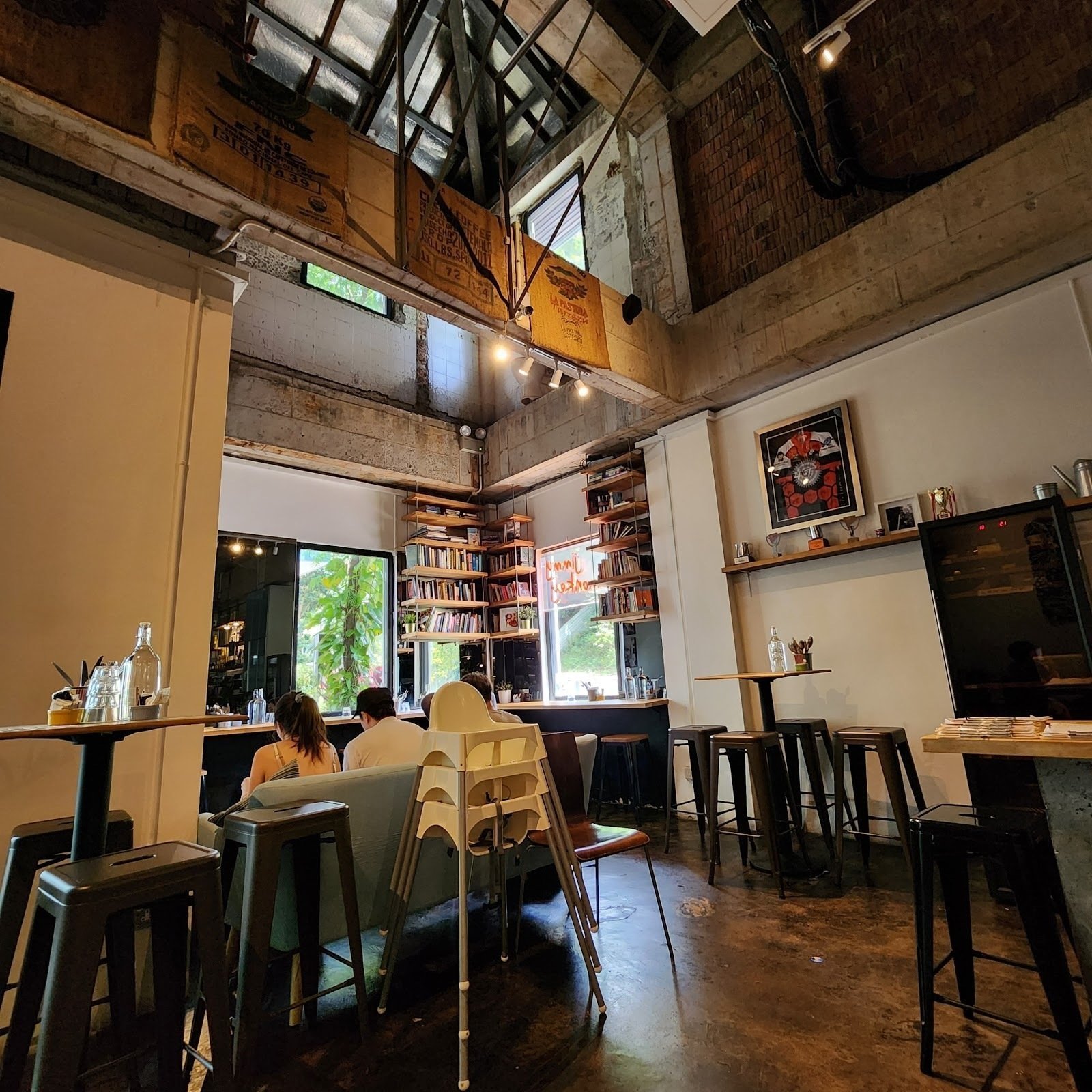 <span class="translation_missing" title="translation missing: en.meta.location_title, location_name: Jimmy Monkey Cafe &amp; Bar @ One North, city: Singapore">Location Title</span>