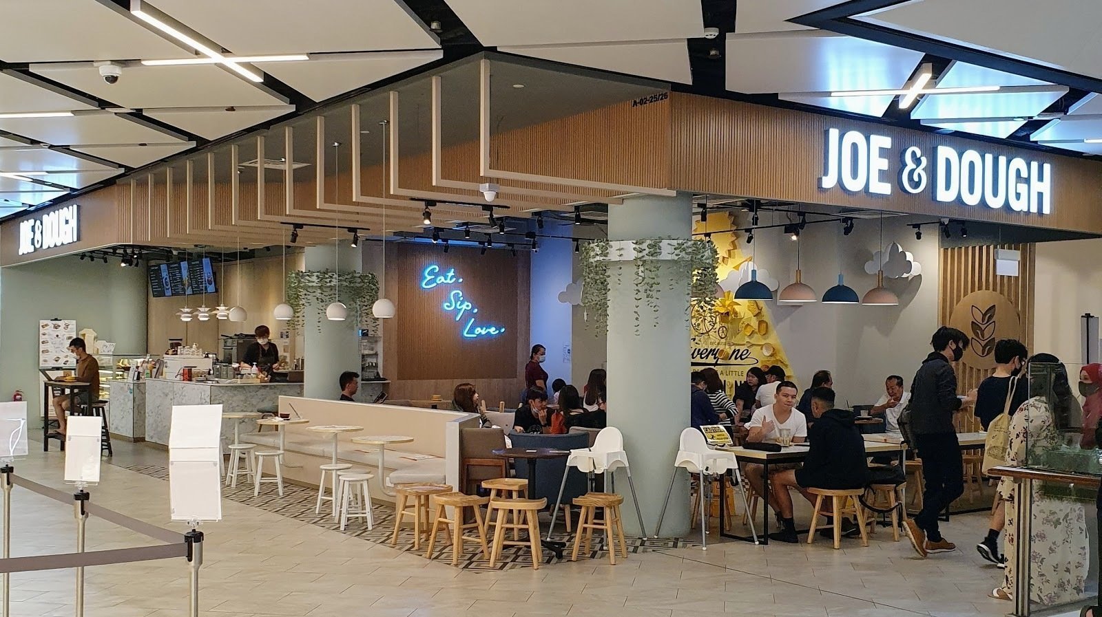 <span class="translation_missing" title="translation missing: en.meta.location_title, location_name: Joe &amp; Dough @ PLQ, city: Singapore">Location Title</span>