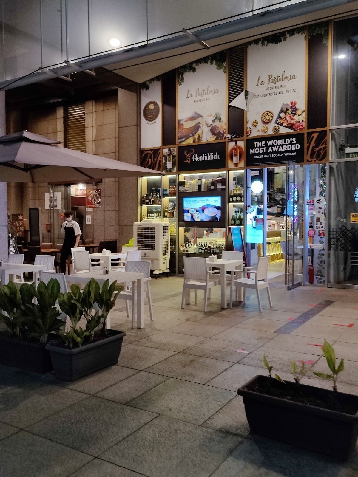 <span class="translation_missing" title="translation missing: en.meta.location_title, location_name: La Pasteleria Kitchen &amp; Bar, city: Singapore">Location Title</span>