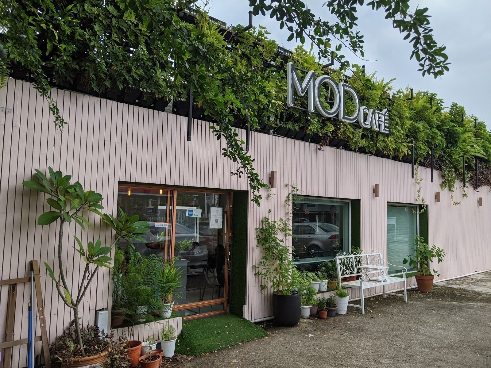 <span class="translation_missing" title="translation missing: en.meta.location_title, location_name: Mod Café, city: Singapore">Location Title</span>
