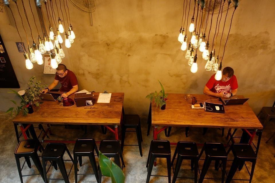 <span class="translation_missing" title="translation missing: en.meta.location_title, location_name: My Awesome Cafe, city: Singapore">Location Title</span>