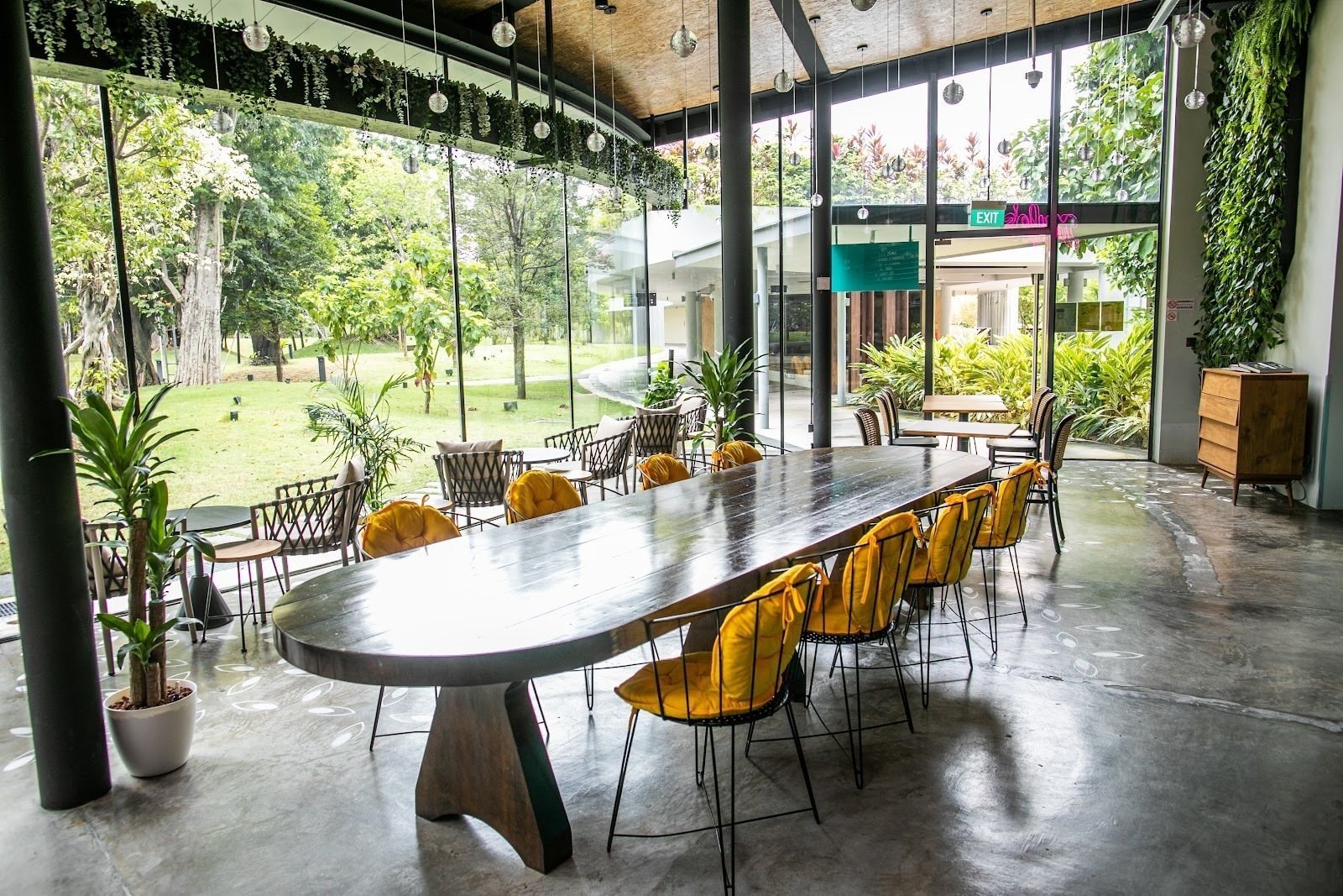 <span class="translation_missing" title="translation missing: en.meta.location_title, location_name: Mylo&#39;s, city: Singapore">Location Title</span>