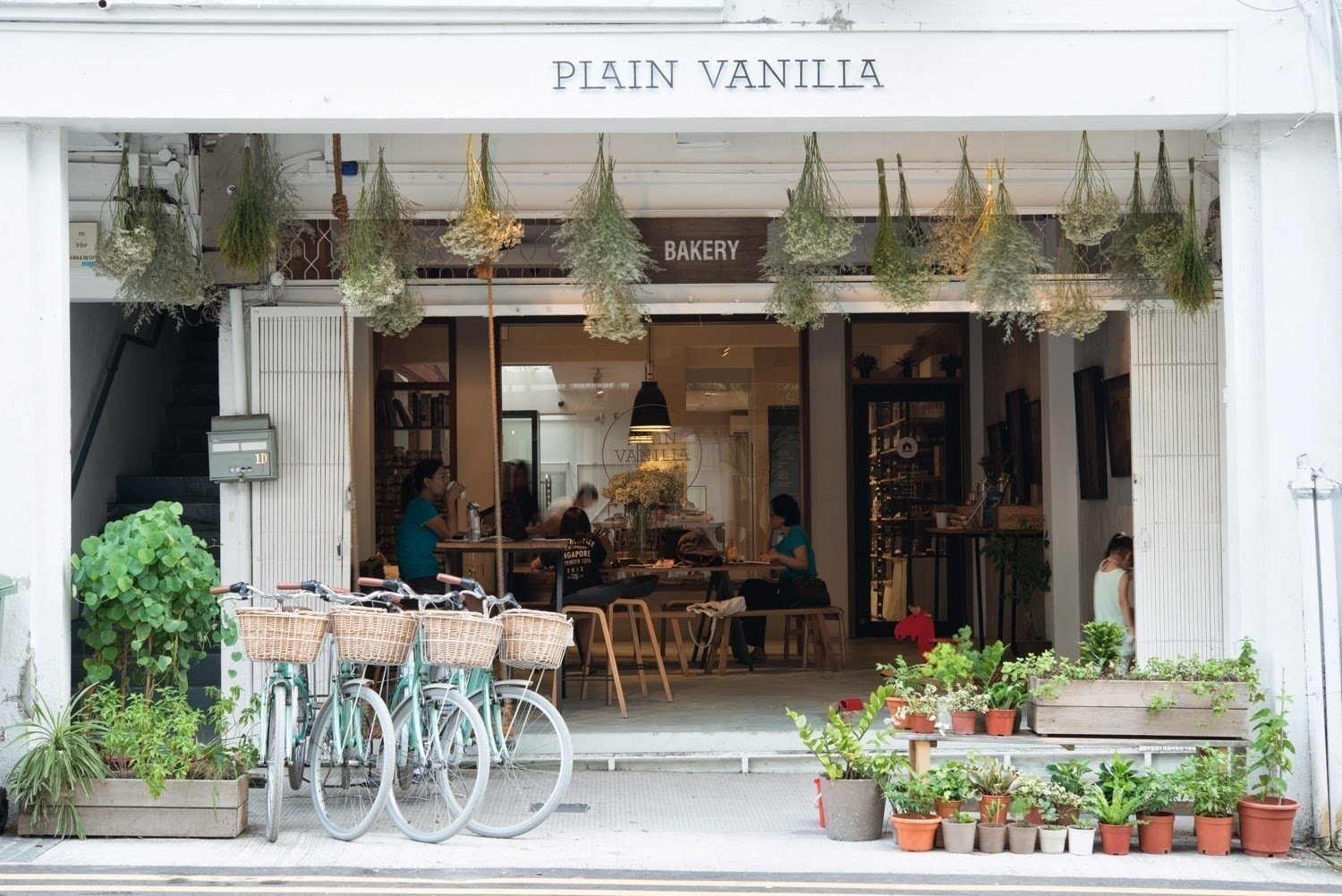 <span class="translation_missing" title="translation missing: en.meta.location_title, location_name: Plain Vanilla Bakery, city: Singapore">Location Title</span>