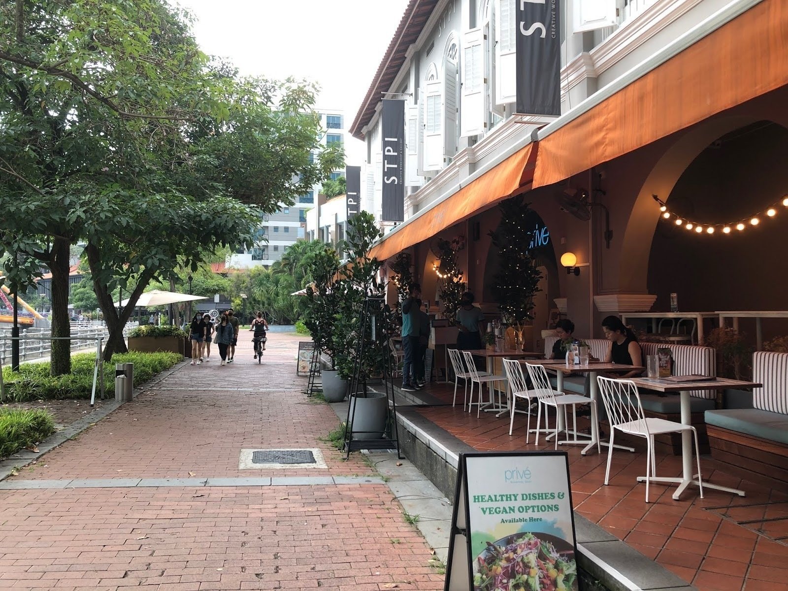 <span class="translation_missing" title="translation missing: en.meta.location_title, location_name: Privé Robertson Quay, city: Singapore">Location Title</span>